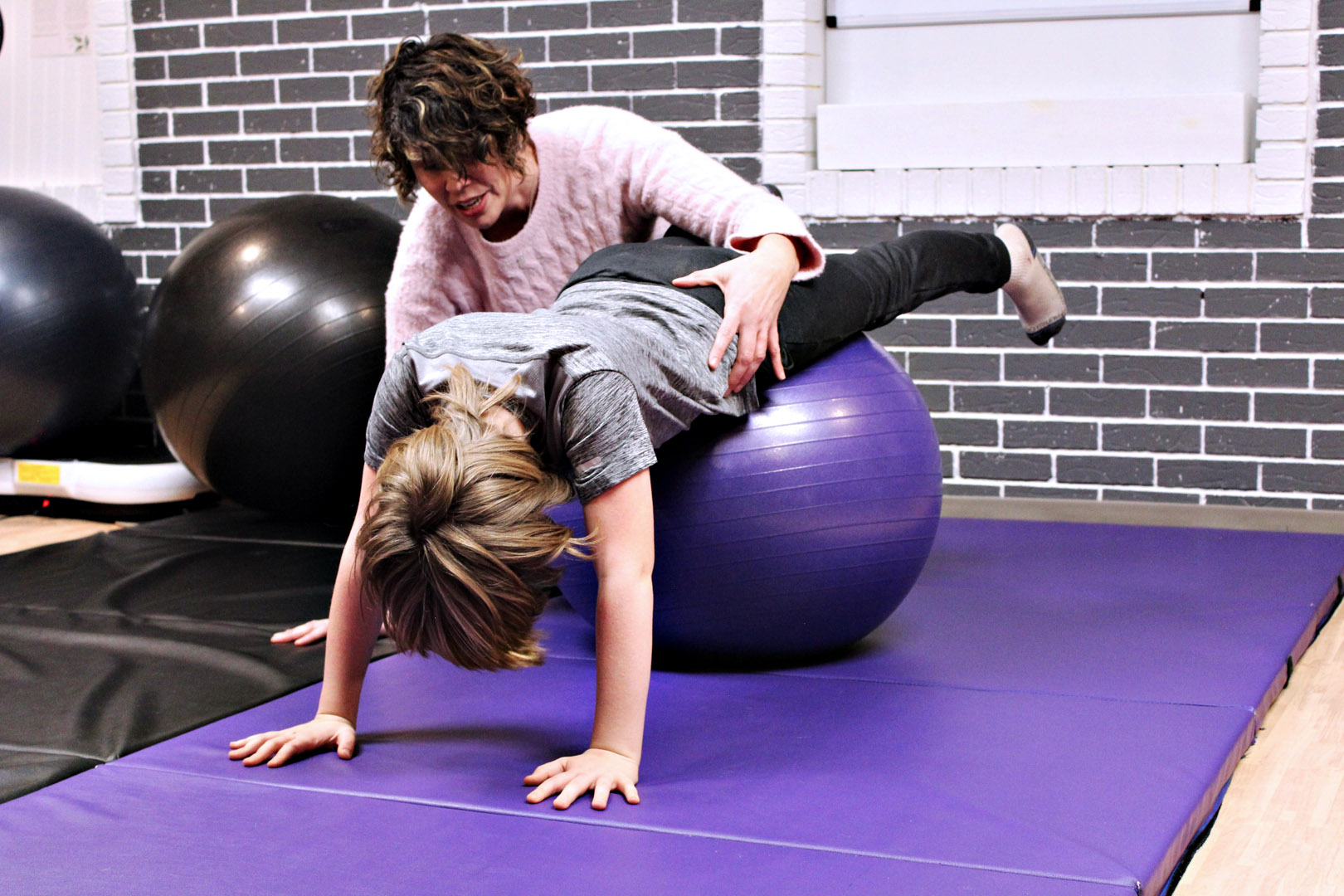 Crawling movement patterns